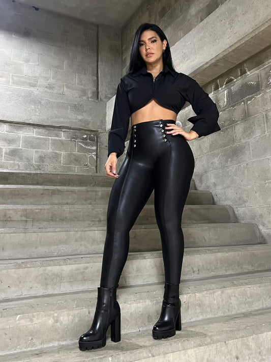 Leggins negro largo efecto cuero solapa, horma perfecta