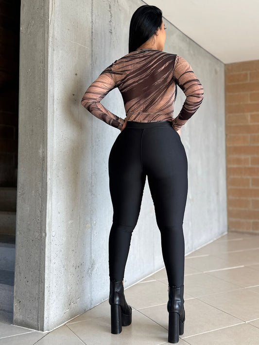 Leggins negro largo efecto cuero bitela,horma perfecta