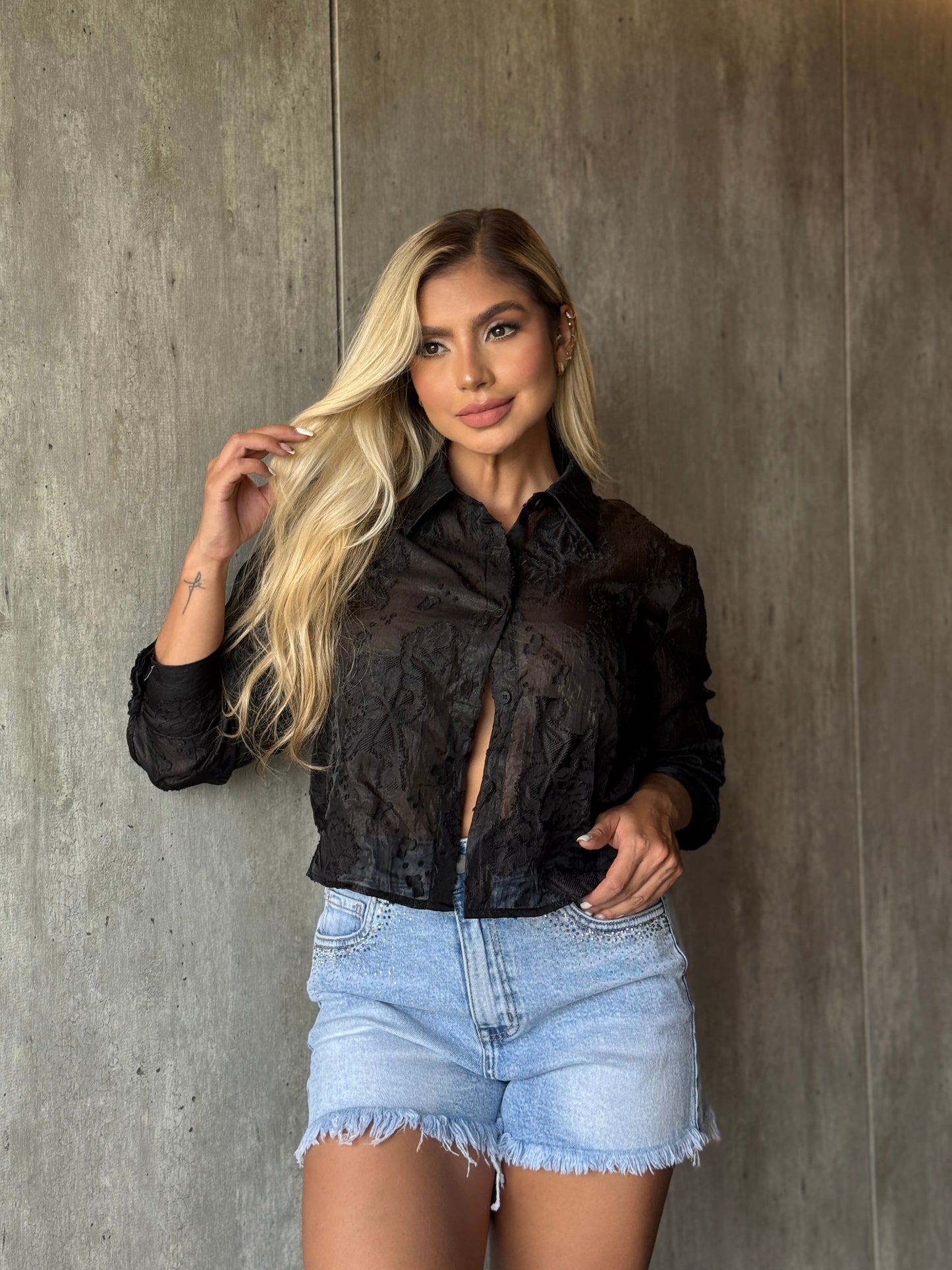 Camisa negra manga larga