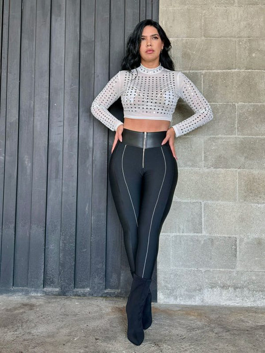 Leggins negro largo efecto cuero vivo blanco, horma perfecta